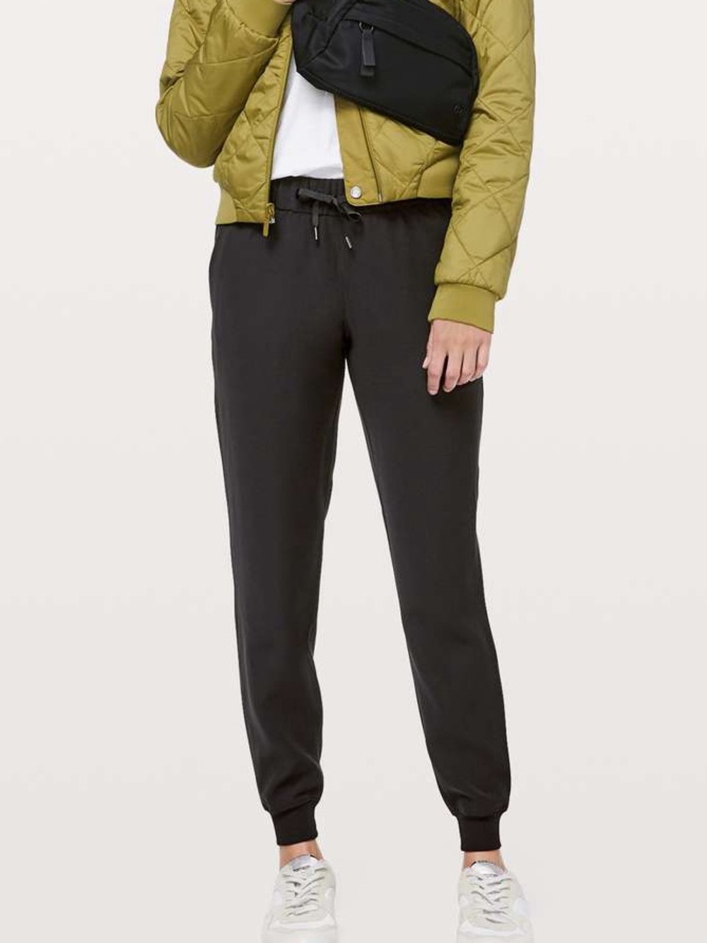 Lululemon women’s On the fly black jogger pants - Size 8